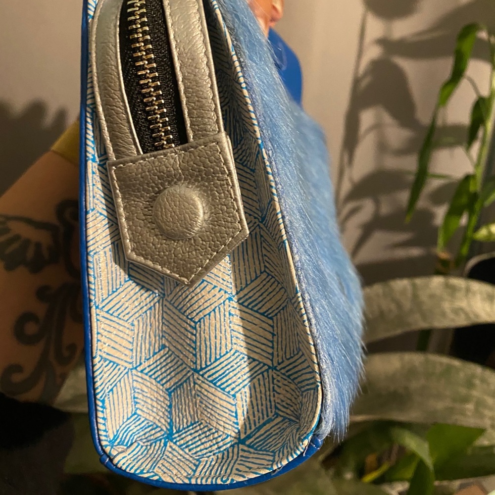 Min & Mon Blue Crossbody Bag with Eye Design - Picture 2 of 3